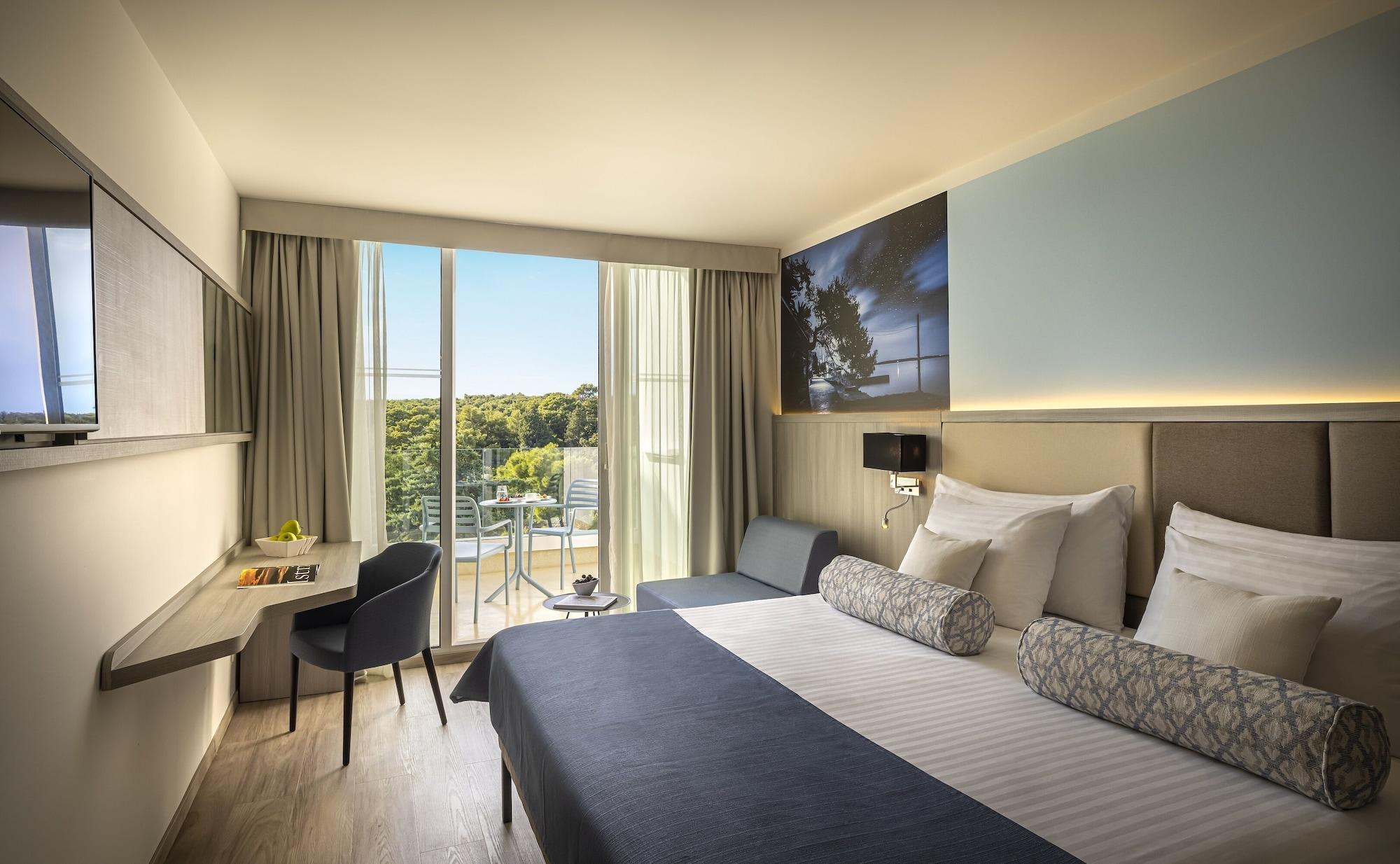 Valamar Carolina Hotel & Villas Kampor Extérieur photo