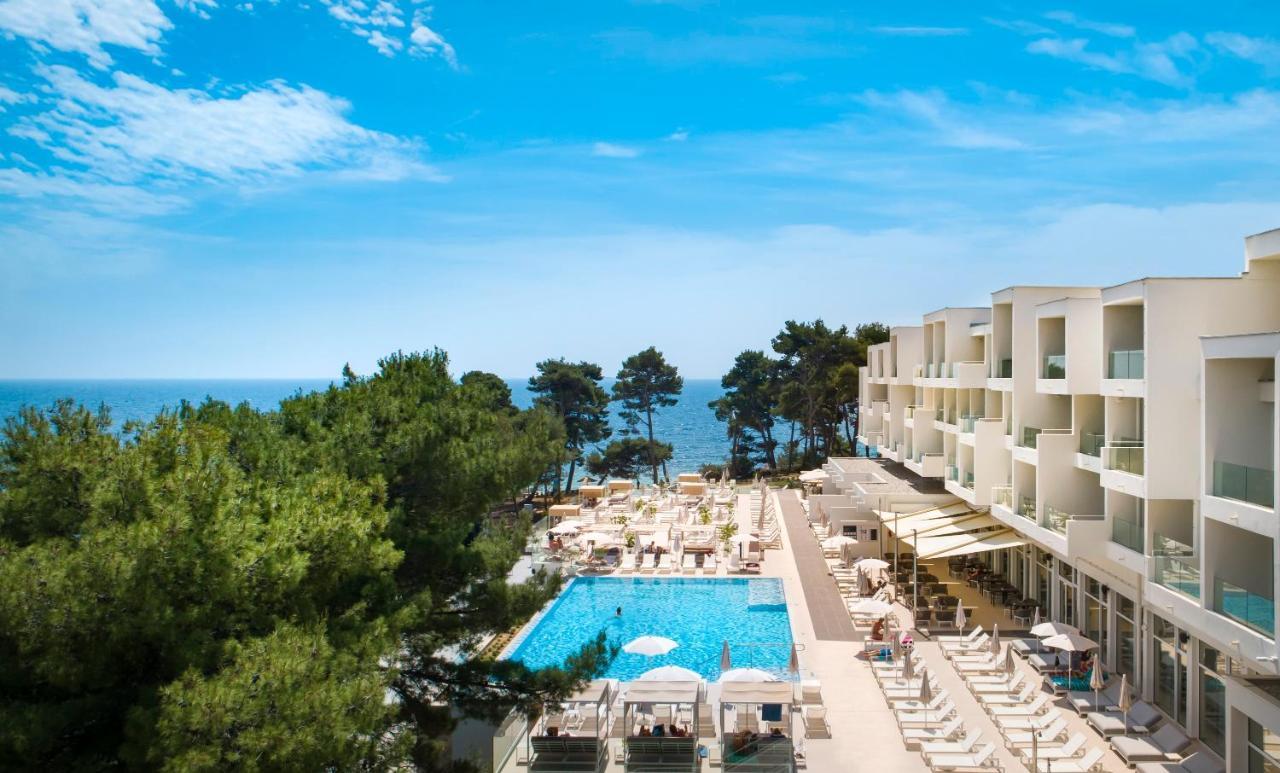 Valamar Carolina Hotel & Villas Kampor Extérieur photo